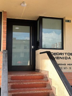 Puerta Para Edificio Residencial